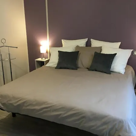 Lilas La Vallee Des Noyers *